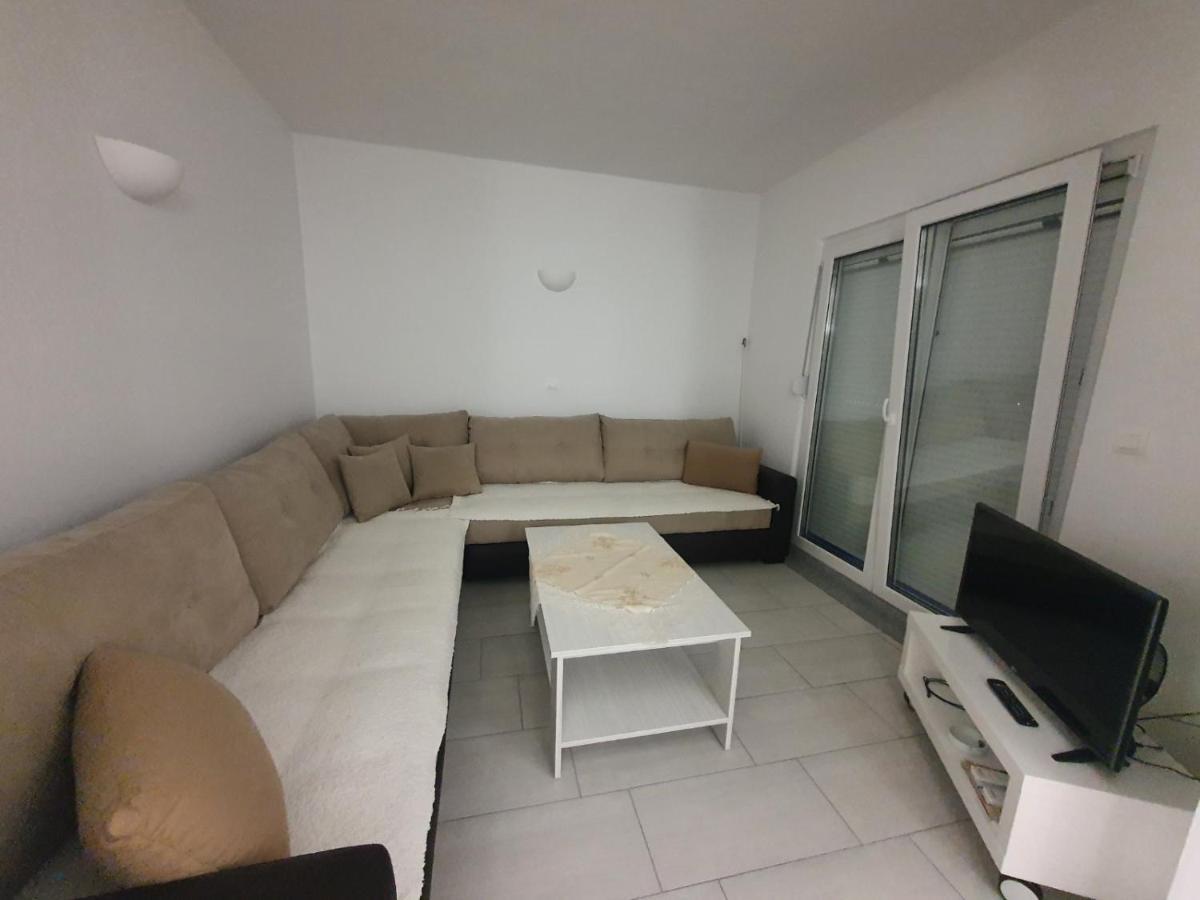 Apartman Telalovic Nečujam Exterior foto