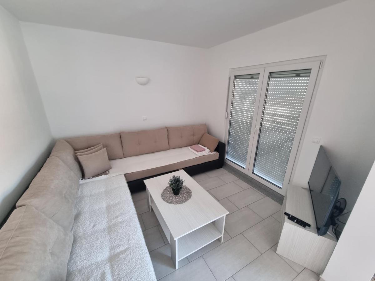 Apartman Telalovic Nečujam Exterior foto